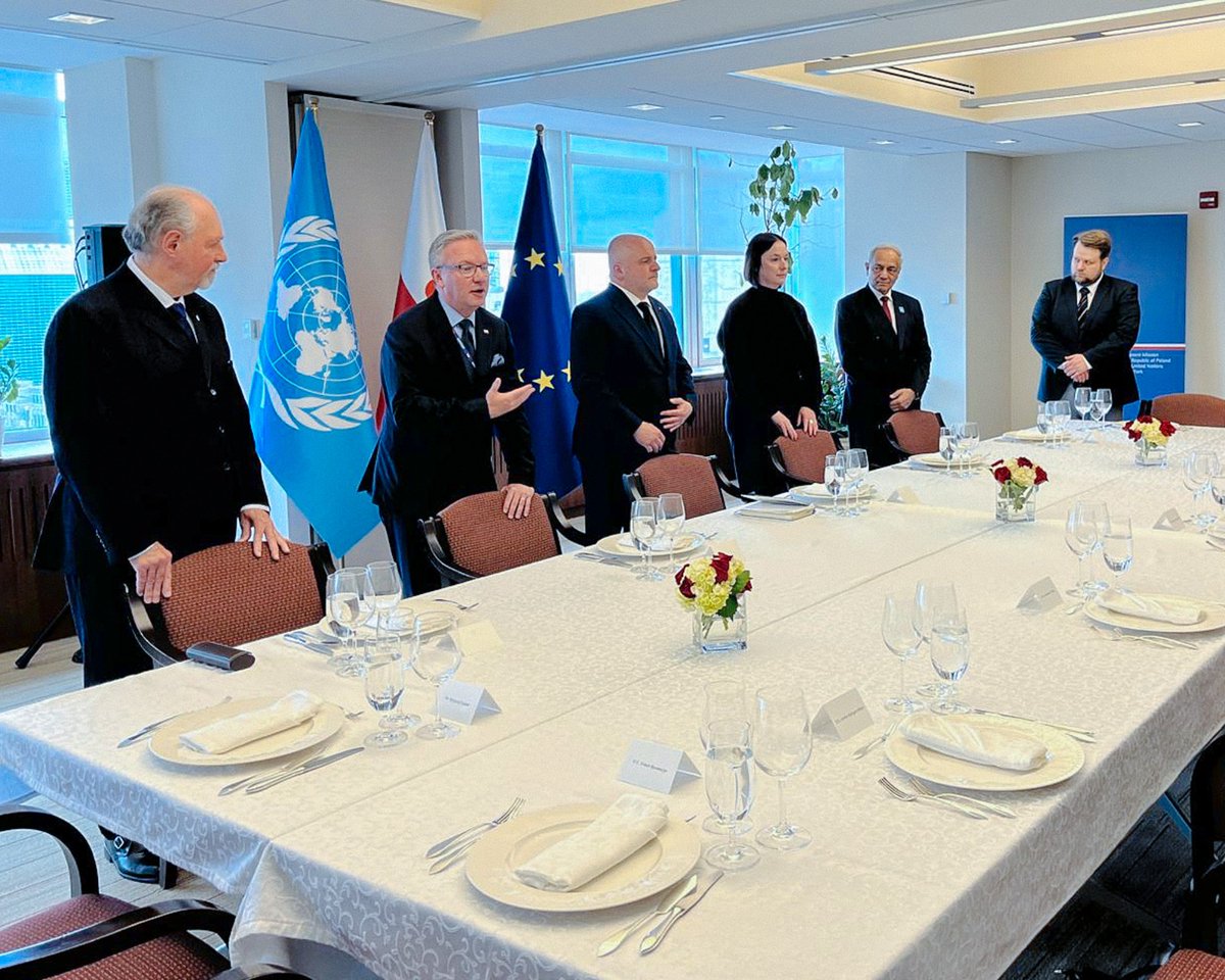 🇵🇱🇺🇳 ➡️ rozmowa z zastępcą sekretarza generalnego ONZ @JencaMiroslav ➡️ roboczy obiad z ambasadorami Argentyny 🇦🇷, Burundi 🇧🇮, Gujany 🇬🇾, Kataru 🇶🇦, Nepalu 🇳🇵, Rwandy 🇷🇼, Sri Lanki 🇱🇰i⁠ ⁠Stolicy Apostolskiej🇻🇦 ➡️ temat oczywisty - wojna Rosji przeciw Ukrainie. Możliwości