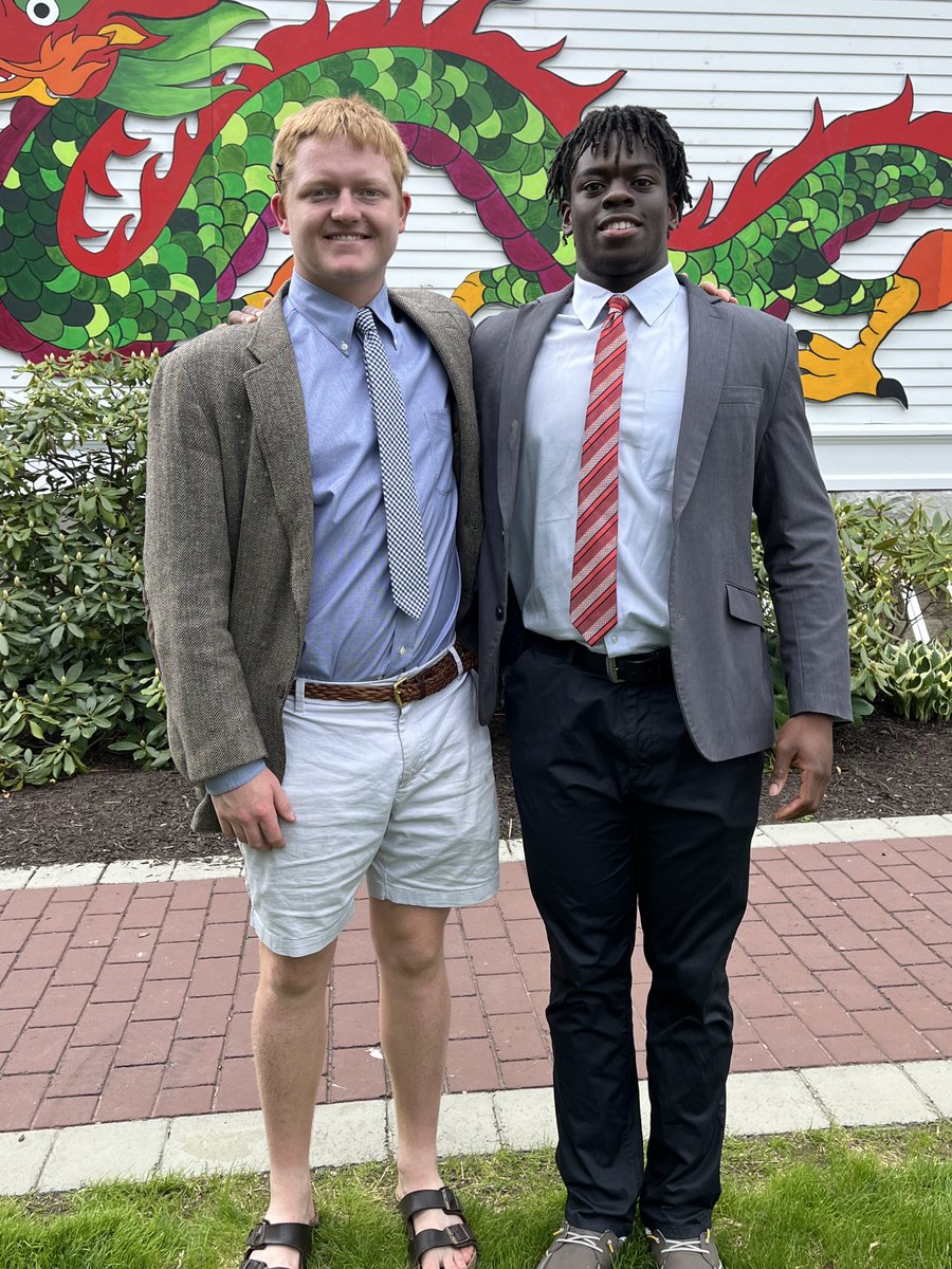 Michael Taylor ‘25 announced as Salisbury’s School President! It was an exciting moment today when current President, Latham Billingsley’24 (SLU) announced that his fellow linebacker, Michael Taylor, had been elected President! ⁦@SarumAthletics⁩ ⁦@Mike_Tay5⁩