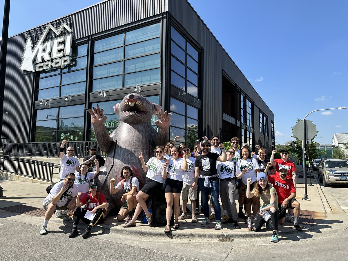 🚨🚨🚨STRIKE🚨🚨🚨@reiunionchicago is on #Strike @REI in protest of their failure to bargain in good faith! In 30min we’ll be starting our rally with our #union siblings across the @ChicagoFed #faircontractNOW