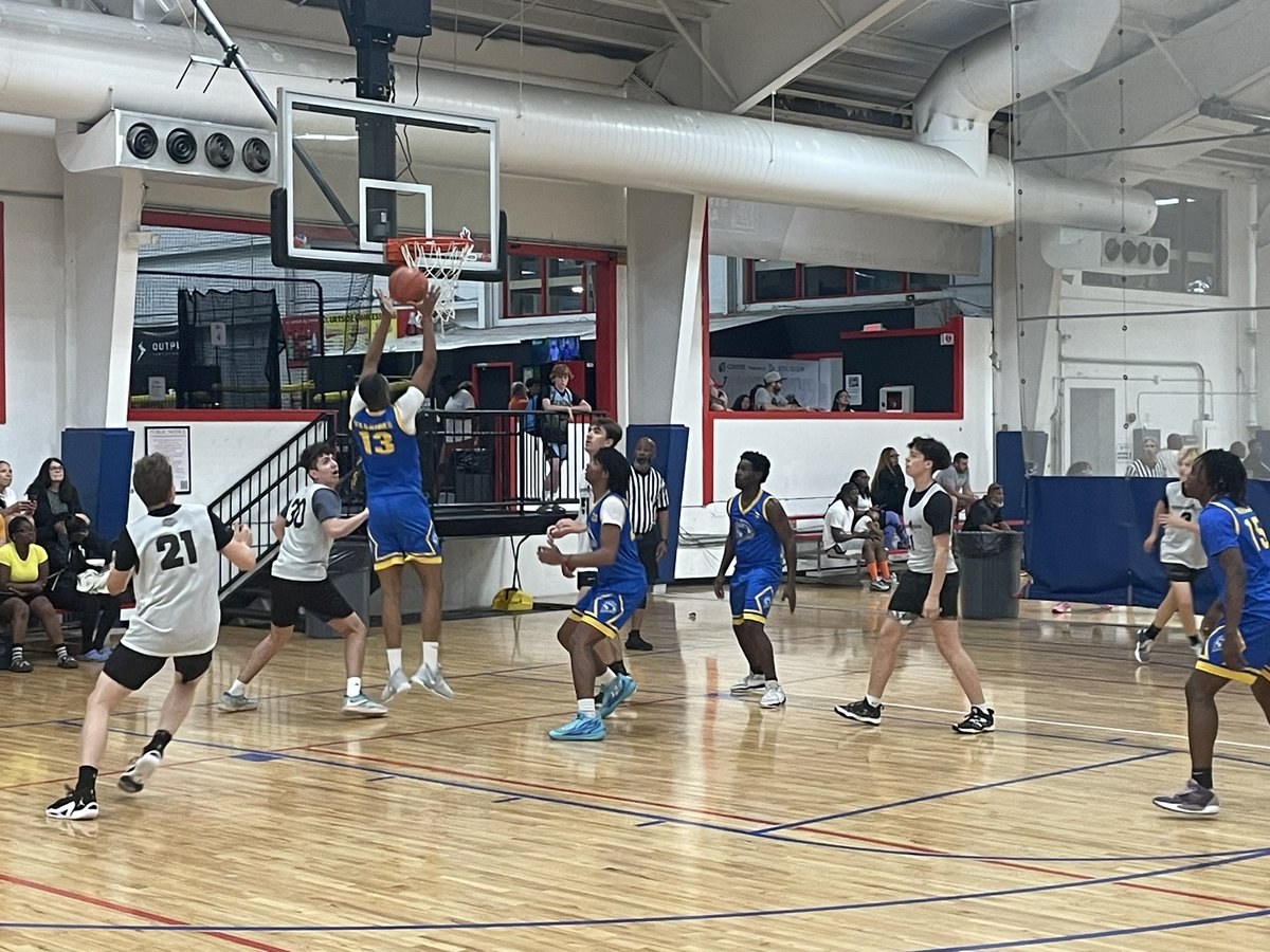 Prep Hoops Missouri (@prephoopsmo) on Twitter photo Spending the day at the Arch Elite at the Center of St Louis Sports. Presented by <a href="/Premier_Hoops/">Premier Hoops</a> Spending the day at the Arch Elite at the Center of St Louis Sports. Presented by <a href="/Premier_Hoops/">Premier Hoops</a>