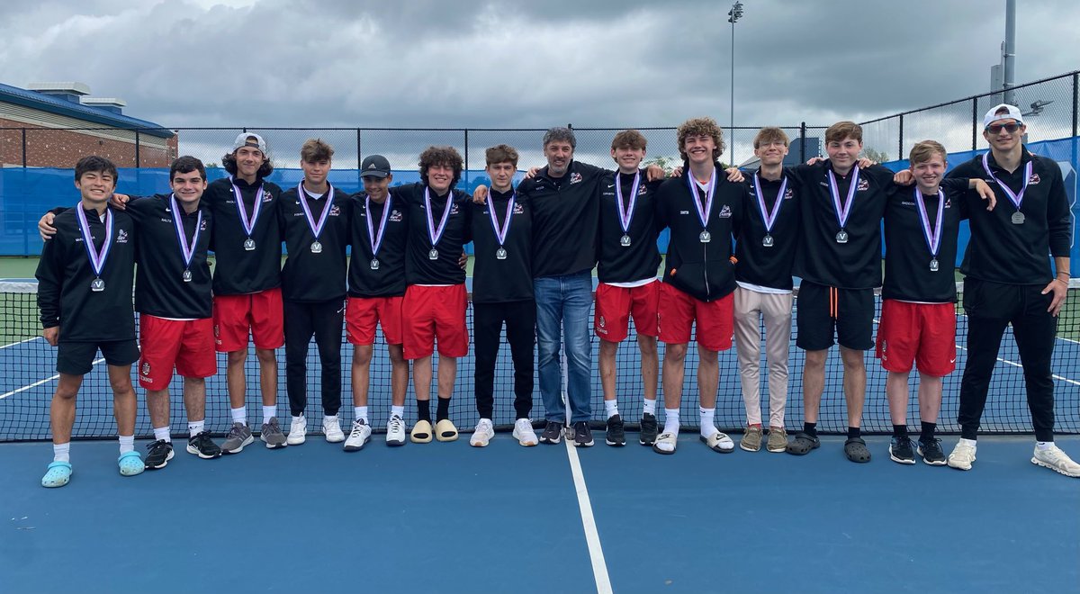 Congratulations to boys tennis @HiltonTennis on an outstanding Section V team tournament. 🥈 First time in school history making it to the finals. Lost 4-3 to Fairport in a great match. #GoCadets 🎾🍎