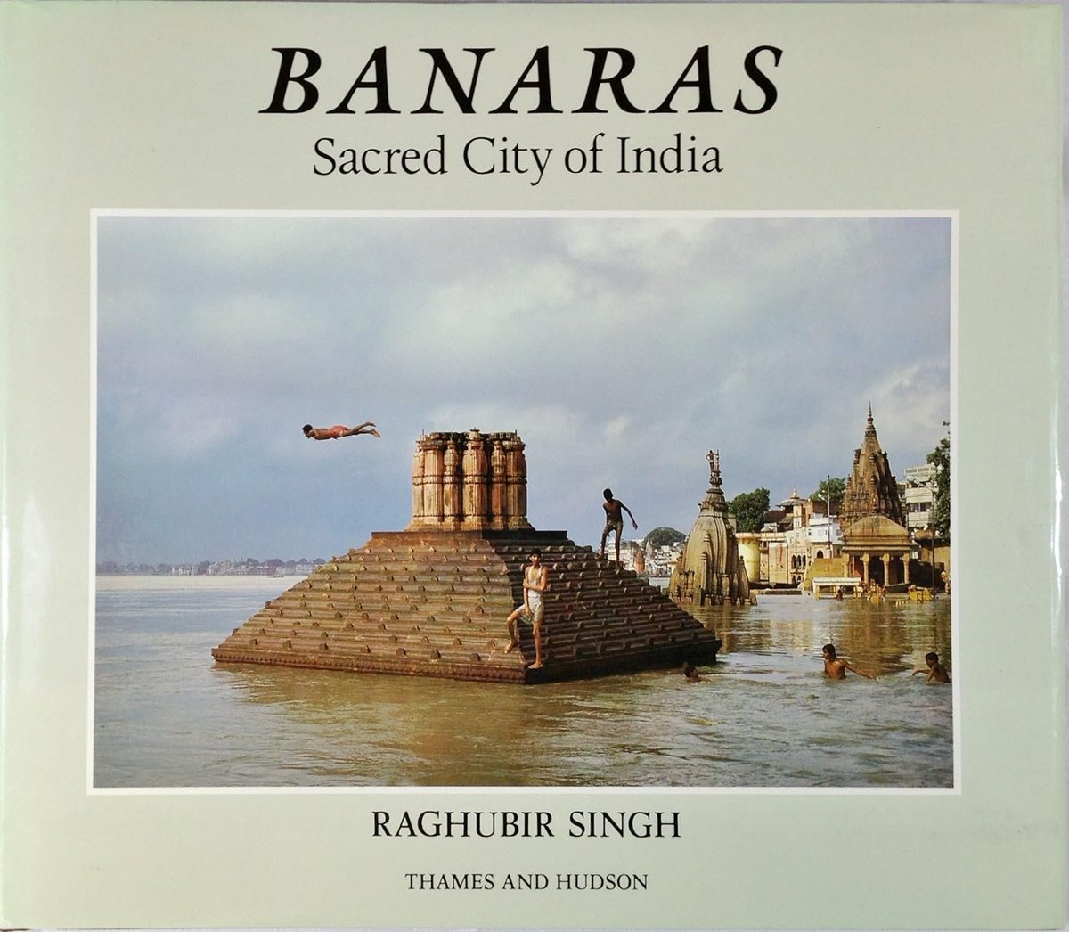This temple and it's environs,as photographed in 1985 by Raghubir Singh(who happened to be a descendant of the builder of this temple).

It was the cover of his 'Banaras: Sacred City of India' photobook published in 1987.