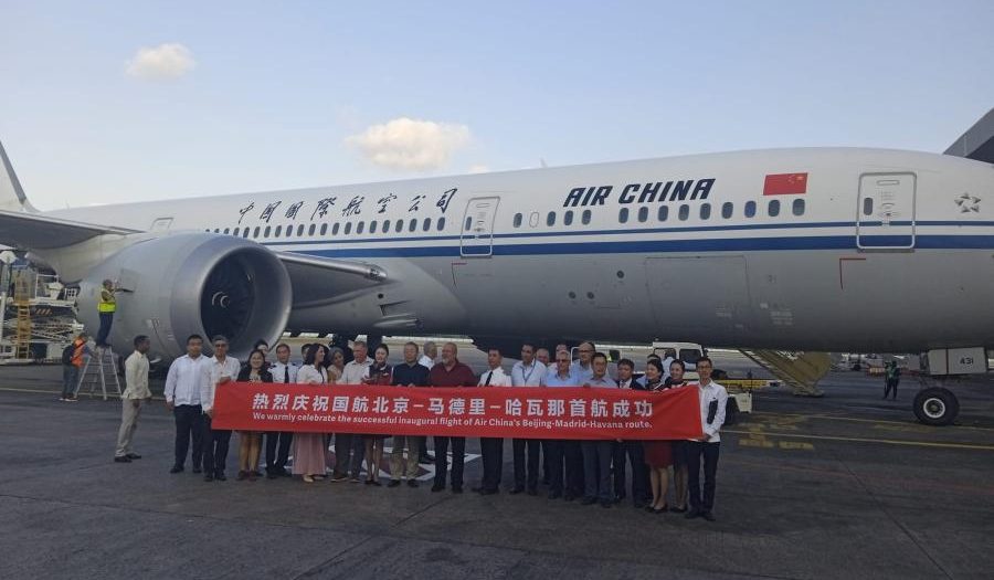 Con más de un centenar de pasajeros, la aerolínea Air China reanudó sus vuelos desde Beijing hacia La Habana. escambray.cu/?p=332905
