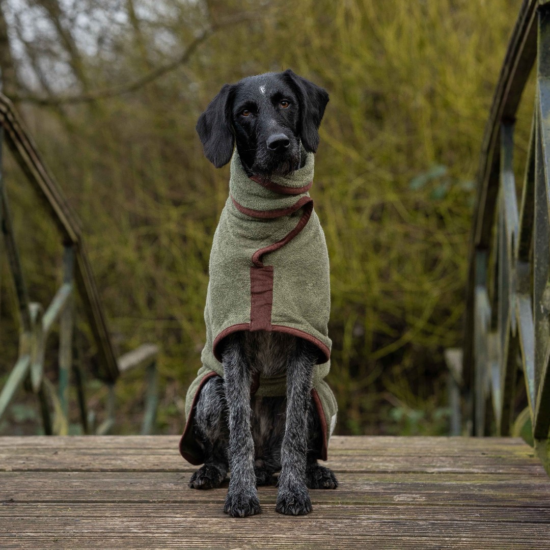 How does a Drying Coat work? Ruff and Tumble coats are made of two layers of natural cotton towelling for active wicking. Simple to use means happy dog and clean you. A great fit! Buy once, buy well, buy Ruff and Tumble. SHOP: ow.ly/FRTz50RGPUo