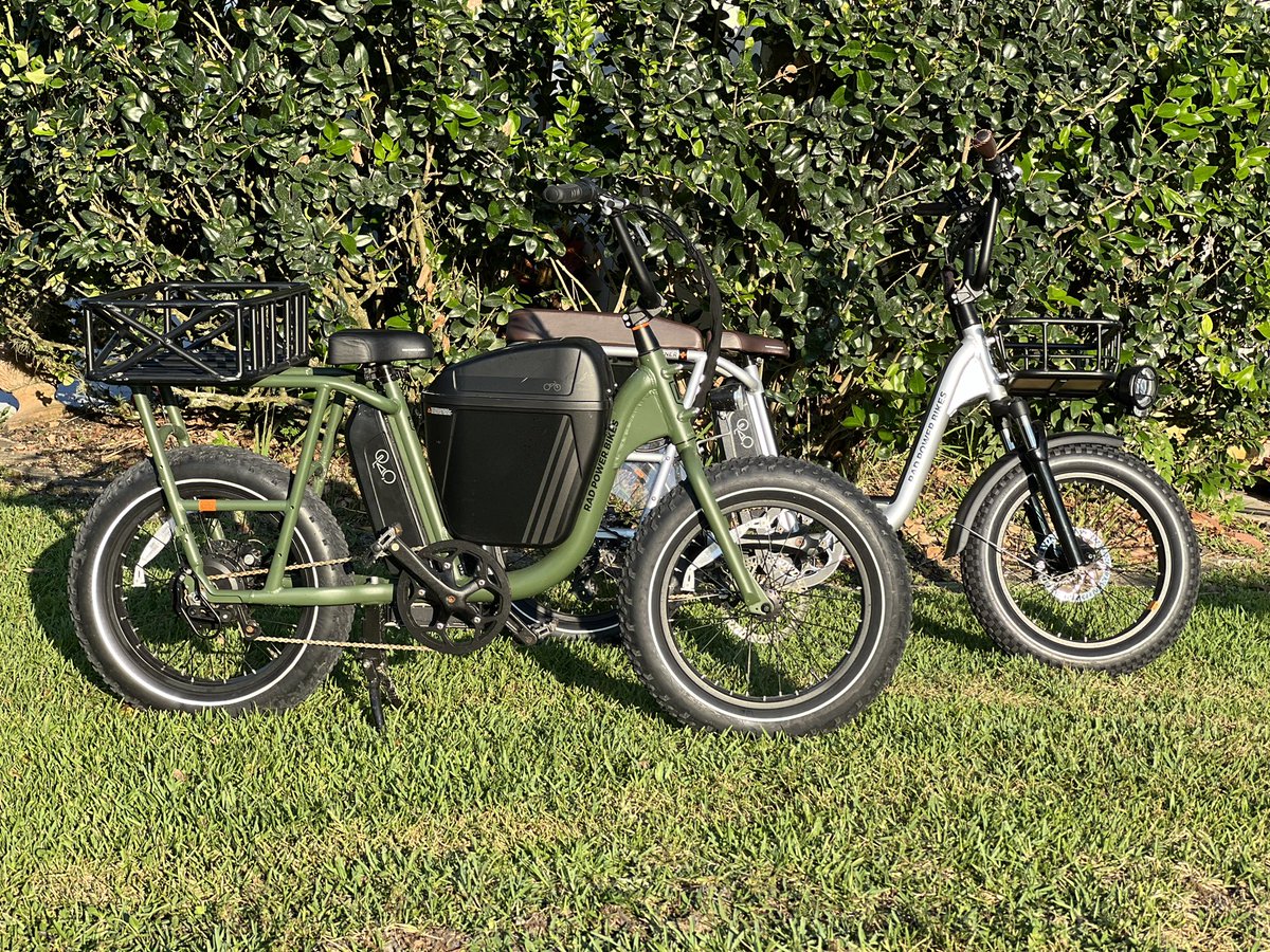 FLMobileBikeSvc's tweet image. Just a pair of @RadPowerBikes bikes, ready to Run! 😎🏝️🌞
#RadRunner #RadPowerBikes
