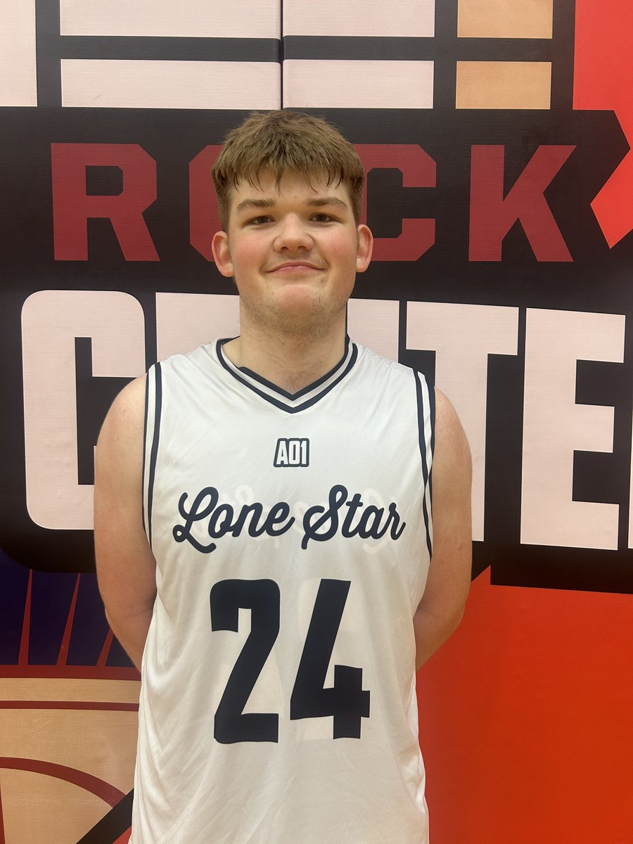 James Moore is a 6’4 forward in the class of 2026. Strong framed with nice post moves and touch around the rim. Has a high IQ and plays with patience. @Jmo_2026