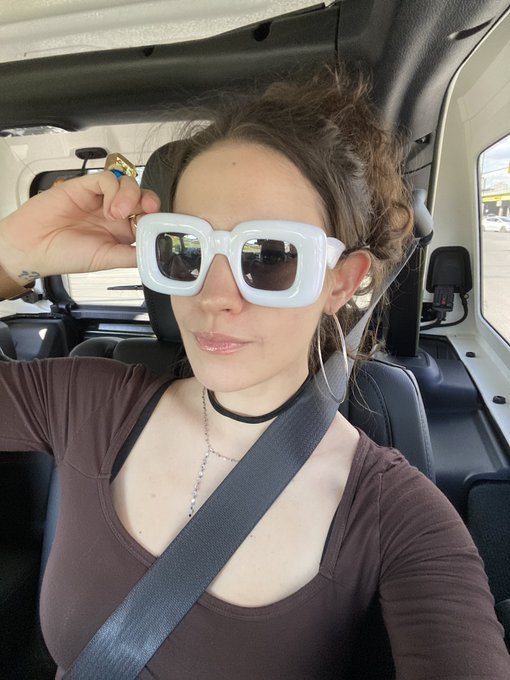 on the way to a family function high as shit 🤠 https://t.co/Bt4qboww5h