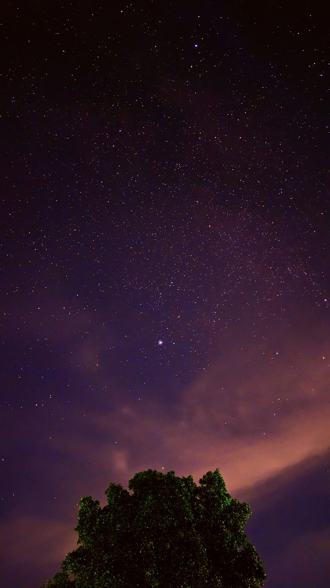 tigapagiii_'s tweet image. serius mau tidur lagi? mending liat bintangmu sekarang,

#milkyway 
#astrography