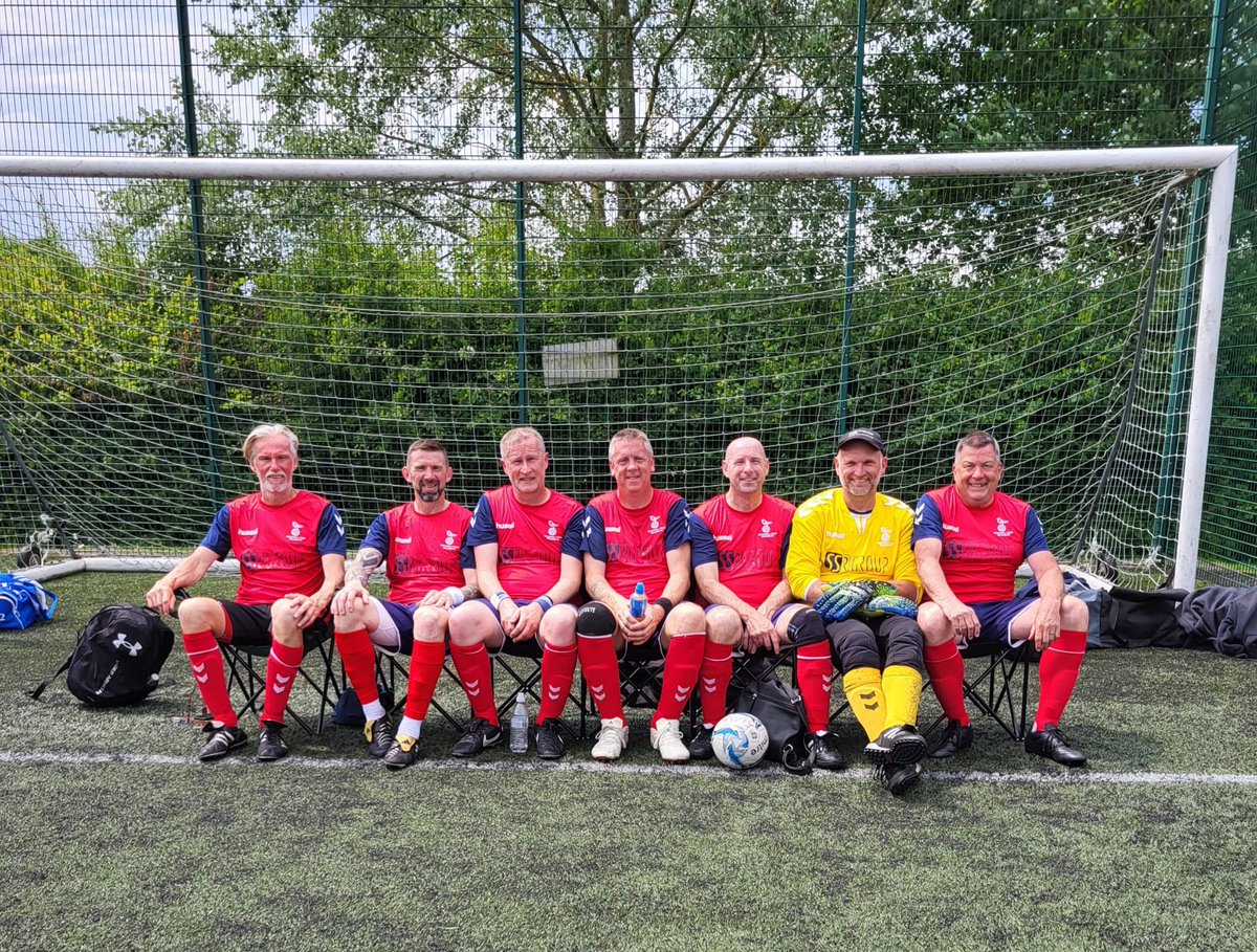 Bracknell Town Over 50’s and 60’s progress to 3rd round of WFLA National Cup following 2nd round at Chippenham today 👏⚽️ #robins #walkingfootball