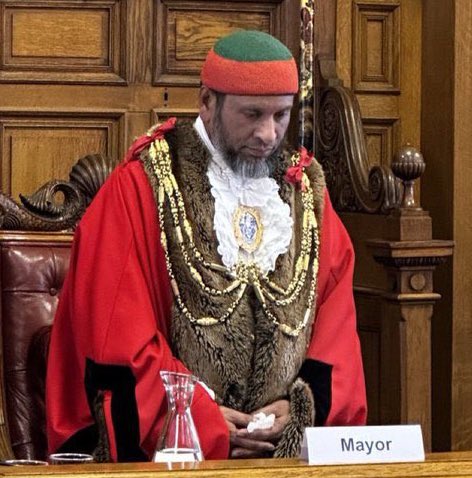 Congratulations to Mohammed Asaduzzaman for becoming the new mayor of Islamabad, Pakistan 🇵🇰

Sorry for the typo, he is the new mayor of Brighton, UK 🇬🇧

Good luck with that...