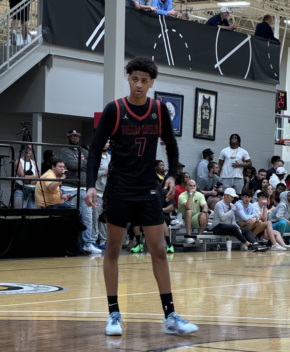 Kiyan Anthony with 25 of Team Melo’s 49 points through three quarters. Showing again that he’s taken his game to new levels this spring. Syracuse head coach Red Autry and 2 assistants here watching.