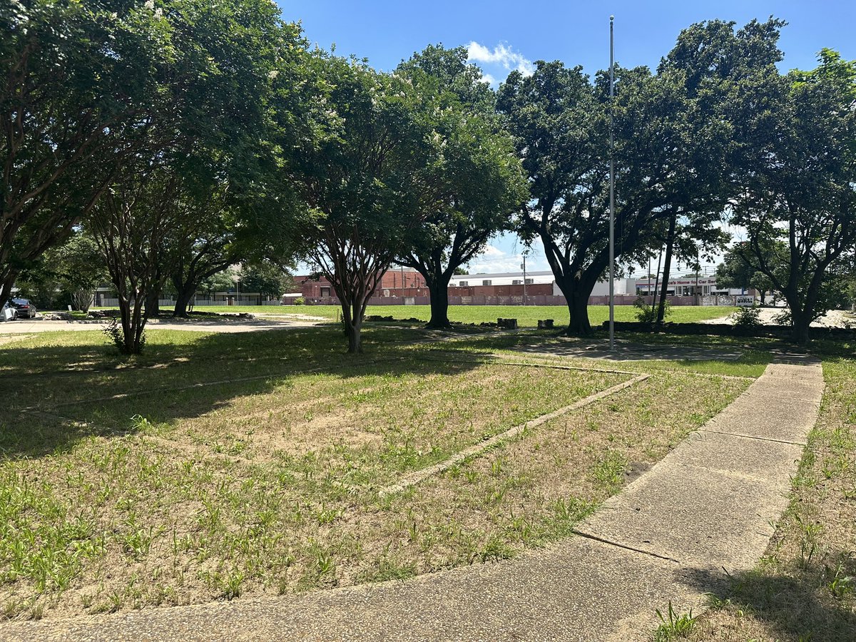 Park in the front. Library+ in the back.  High Vista &amp; Marsh Lane dreams are on their way to coming true. ❤️
#dallasdistrict13