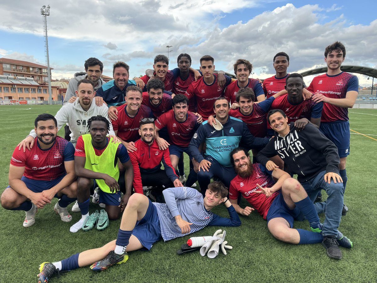 ⚽️ SÈNIOR Masculí B: OAR Vic 3-1 @uecentelles 

🔵🔴 #SócdelOAR #oarvic #4cat7