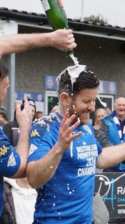 BREAKING NEWS….. As voted for by an independent panel of judges, congratulations to @helstonafc manager @Cuzi80 for being award @TSWesternLeague Premier Division Manager of the Season.