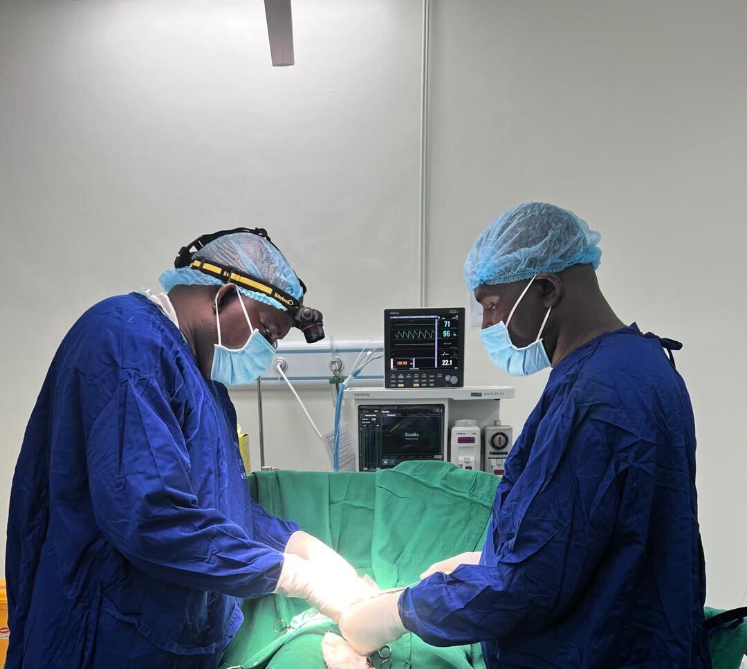 “Lifebox headlights are an innovation that will make surgery safer and brighter!” @MpirimbanyiC VP #RwandaSurgicalSociety We are proud to support @Surgical_RW with 12 #LifeboxLights 🔦 Lighting the way to safer #surgery with Lifebox & @COASTproducts bit.ly/lifeboxlight