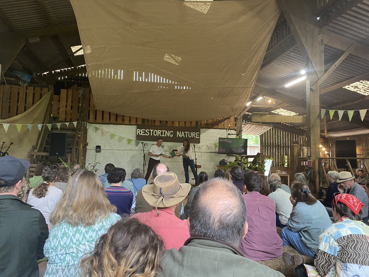 Brilliant day at the @AmbiosLtd @SharphamTrust Restoring Nature Festival!!! Caught up w/ @gow_derek & met @TimKendall70, @MathewsFiona & @some_yeo for the 1st time. So many great talks & questions 1/2