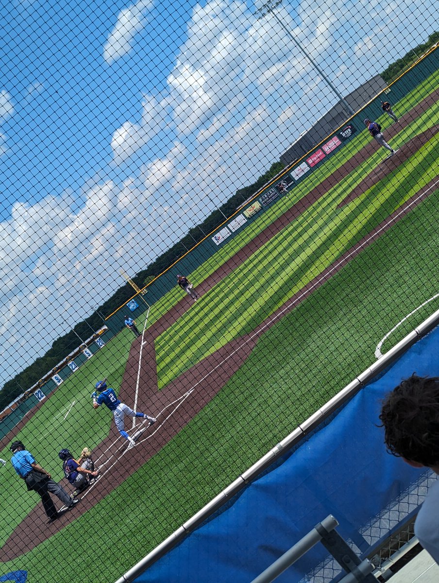 Baseball 2 days in a row...warm weather and family while watching the Bulldogs...don't mind if I do!