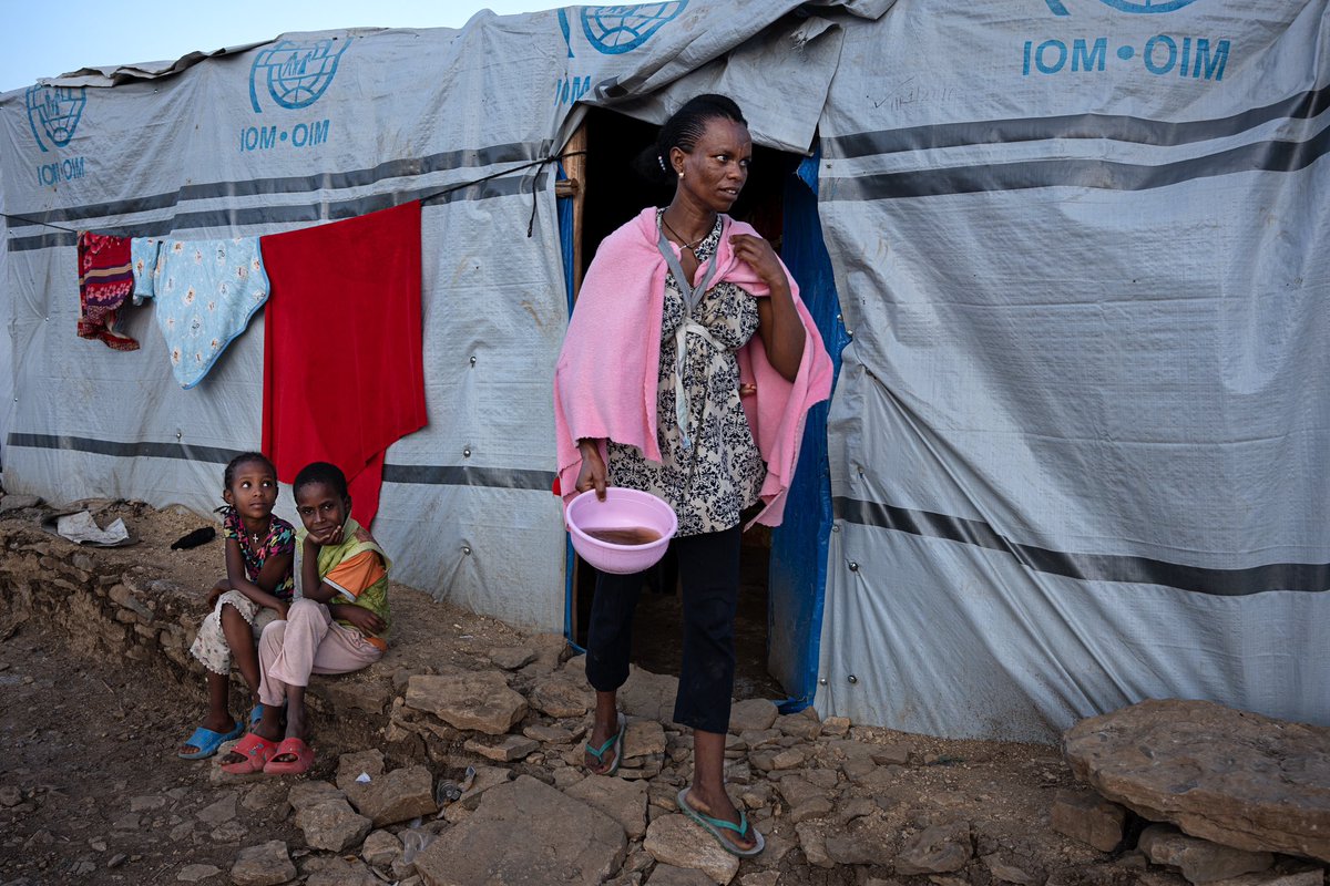 Same camp, 1 year difference. 70 Kare IDP centre looks like hell on earth. #Tigray