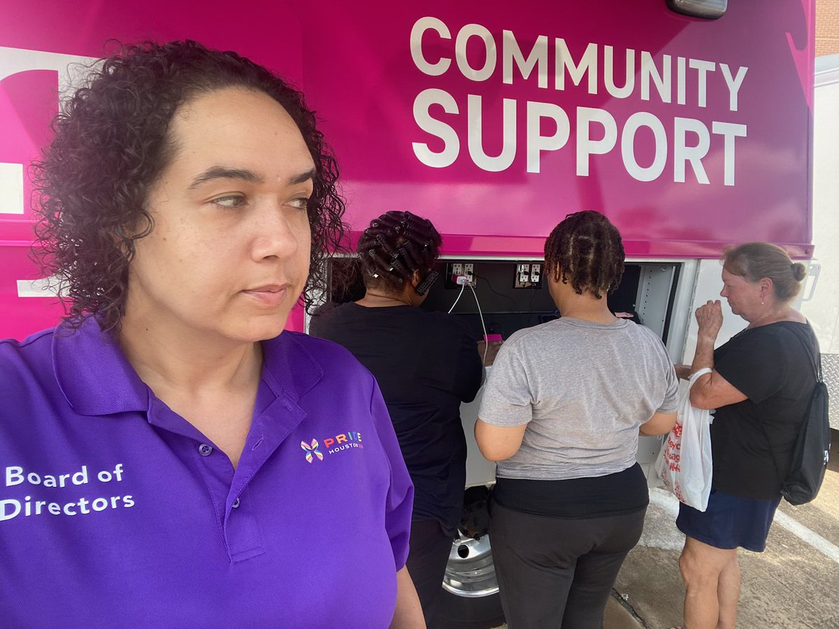 🌈 After recent storms, we've been at local cooling centers providing support & volunteers. Facing power outages & heat, we're here to help keep Houston safe & supported. 🏳️‍🌈❤️ #HoustonStrong #PrideHouston #CommunitySupport #StayCoolHouston