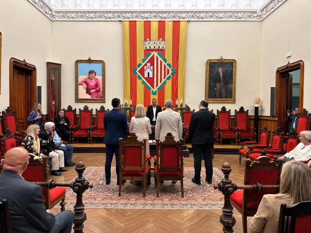 💍 Aquesta tarda he tingut el plaer de casar una parella fantàstica, la Susana i el Lluís, envoltats de les persones que estimen. Ha estat una celebració molt maca i m'ha encantat ser-ne testimoni (i mestre de cerimònies!) Un plaer! ❤️ Sigueu molt i molt feliços!