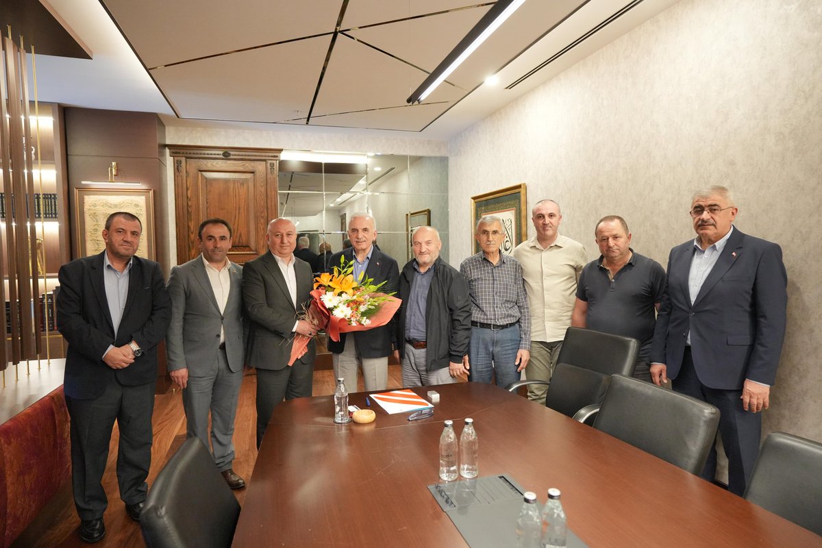 Kastamonu Tosya Yağcılar Köyü Derneği Başkanı Nejdet Aykırıoğlu ve Kastamonulu hemşehrilerimizi konuk ettik. Güzel temennileri ve ziyaretlerinden dolayı teşekkür ederim.