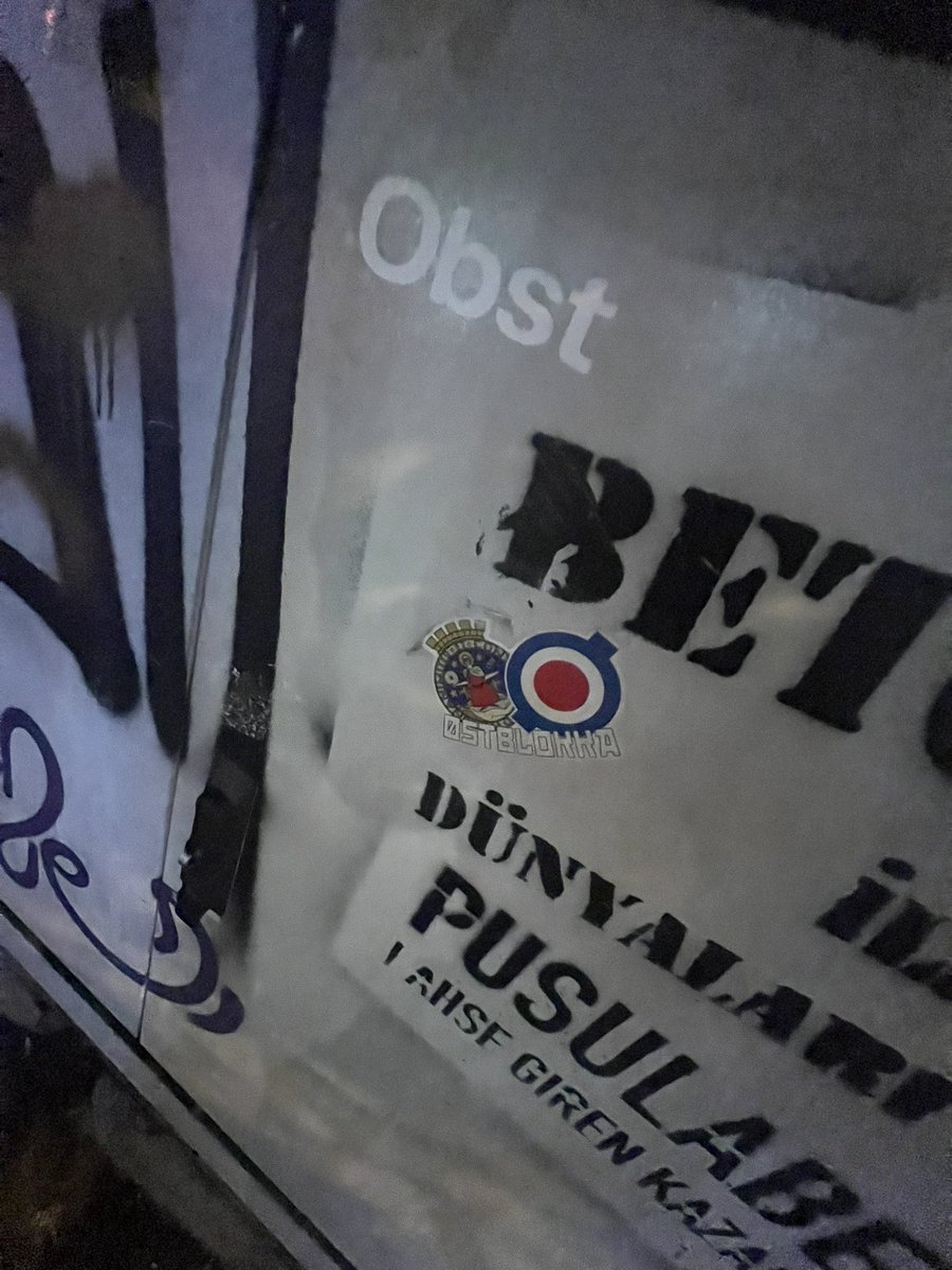 Jespebok's tweet photo. Er dette den første Østblokka stickersen utanfor Besikats  station? https://t.co/CbGgXsSYne