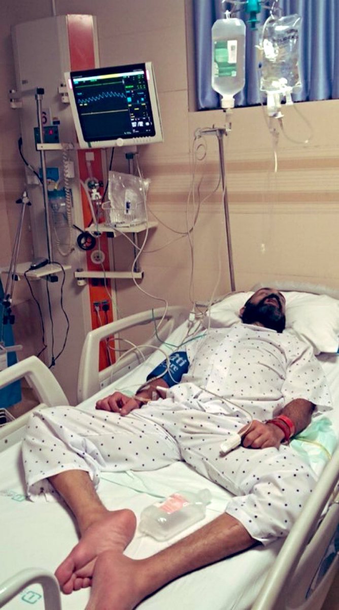 این آخرین تصویر منتشرشده از  #خالد_پیرزاده است. او چند ماه پیش، از بیمارستان دوباره به زندان بازگردانده شد و امروز یکماهه که از وضعیت و سرنوشت او خبری در دست نیست. میهن‌پرستان در وخیم‌ترین وضعیت ممکن و خودی‌ها در حال تقدیم جوایز به غزه و فلسطین!
