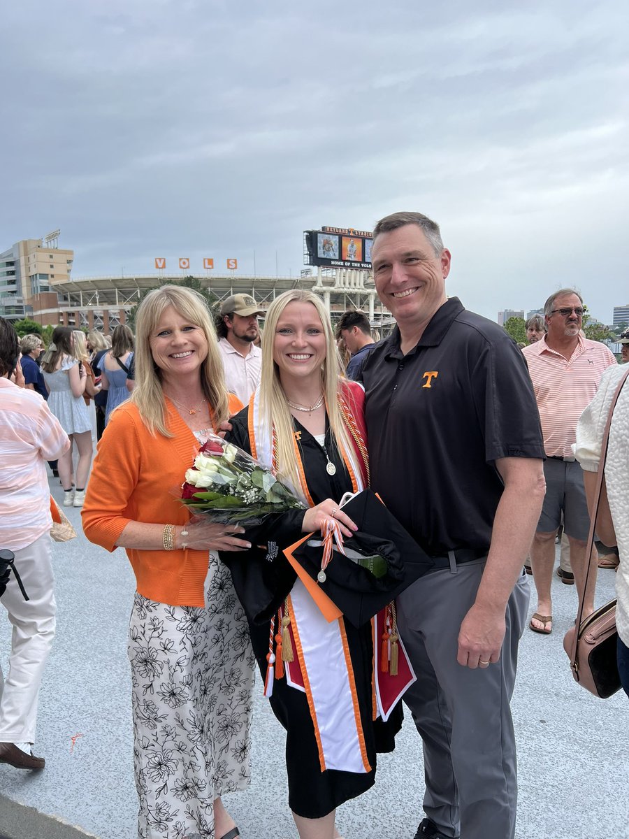 uadewey's tweet photo. Great weekend in knoxville. So proud of Brooke! https://t.co/oIeHynJlv1