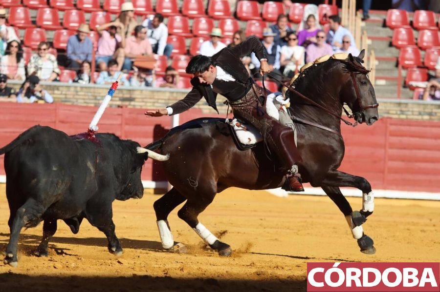 📷 #Fotogalería | La segunda corrida de abono de la Feria de #CórdobaEsp 👉 diariocordoba.com/fotos/toros/20…