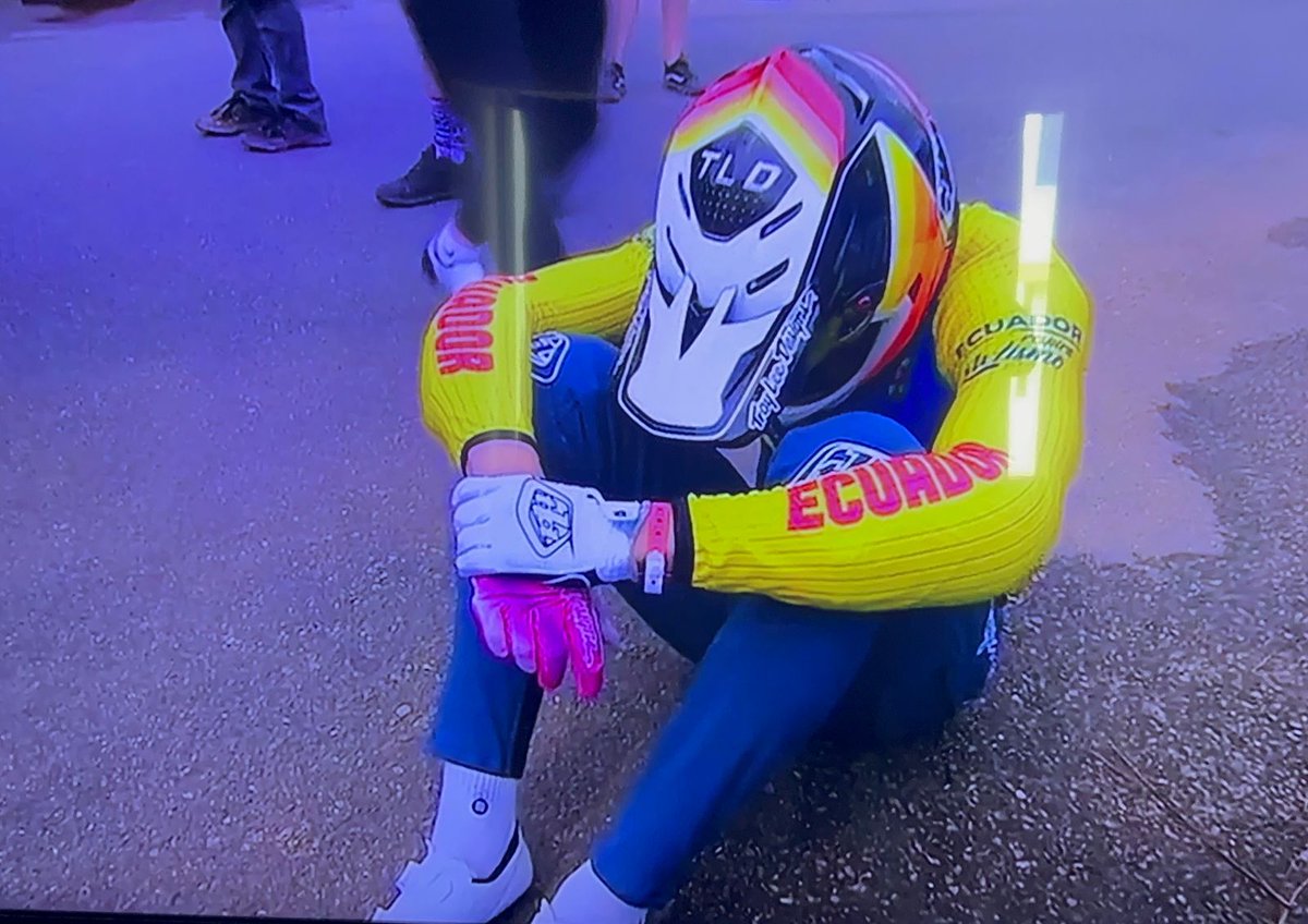 DeporteEc's tweet photo. ORO 🥇 

El ciclista Pedro Benalcazar se  proclamó campeón mundial sub 23 de BMX en Estados Unidos después de liderar todas las series clasificatorias. 🇪🇨🚲 

¡Felicidades Pedro, estamos orgullosos de ti!. https://t.co/tUD2byRFzt