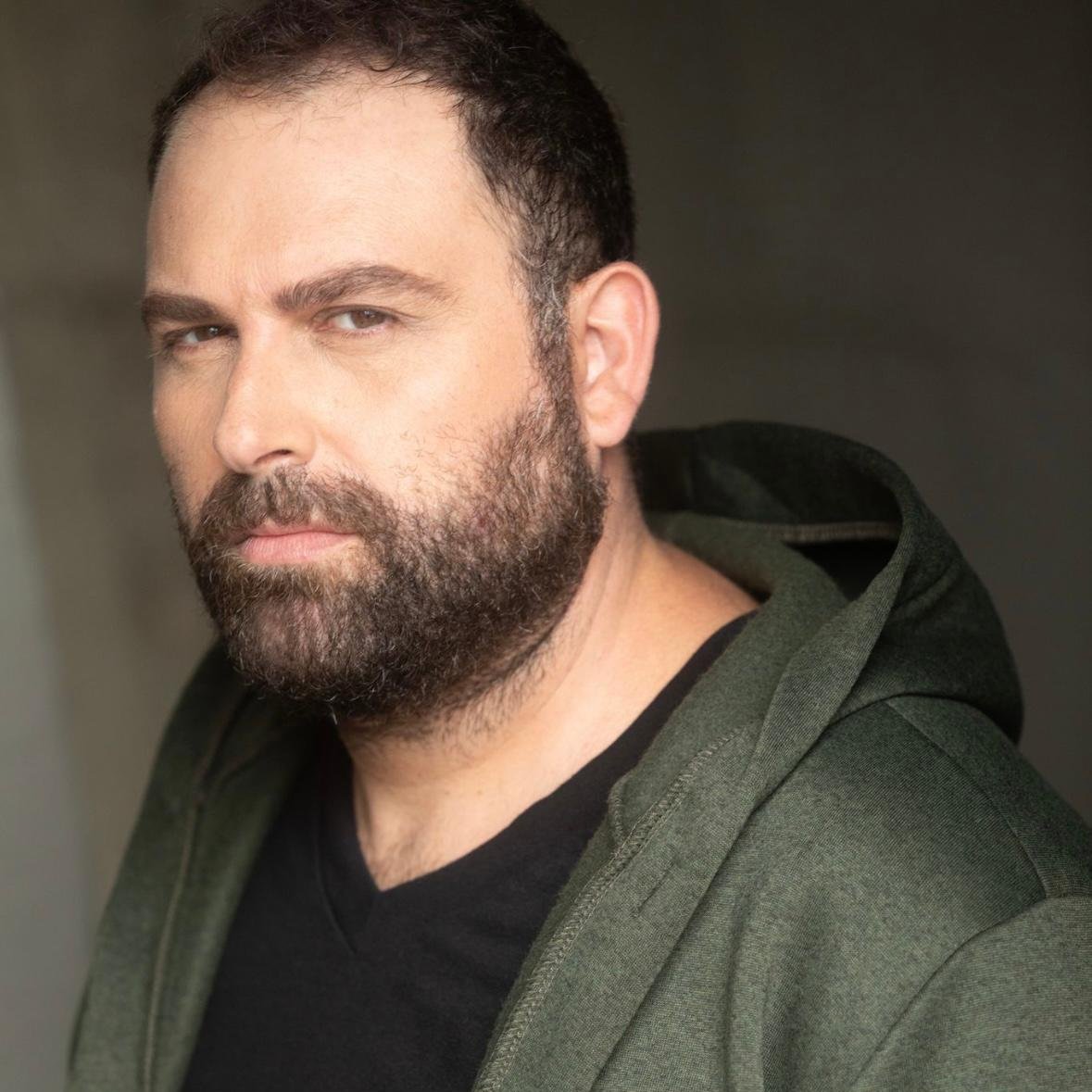 omegamauro1's tweet photo. ¡OJO! IMDb revelo que el tal actor Jaq Galliano interpreta un personaje en 'The Penguin' y parece que será un secuaz, se desconoce de quien. 🤔🔥
Esta relacionado con la droga.
#ThePenguin #TheBatmanPart2 #TheBatVerse #Max https://t.co/xkTMensIPW