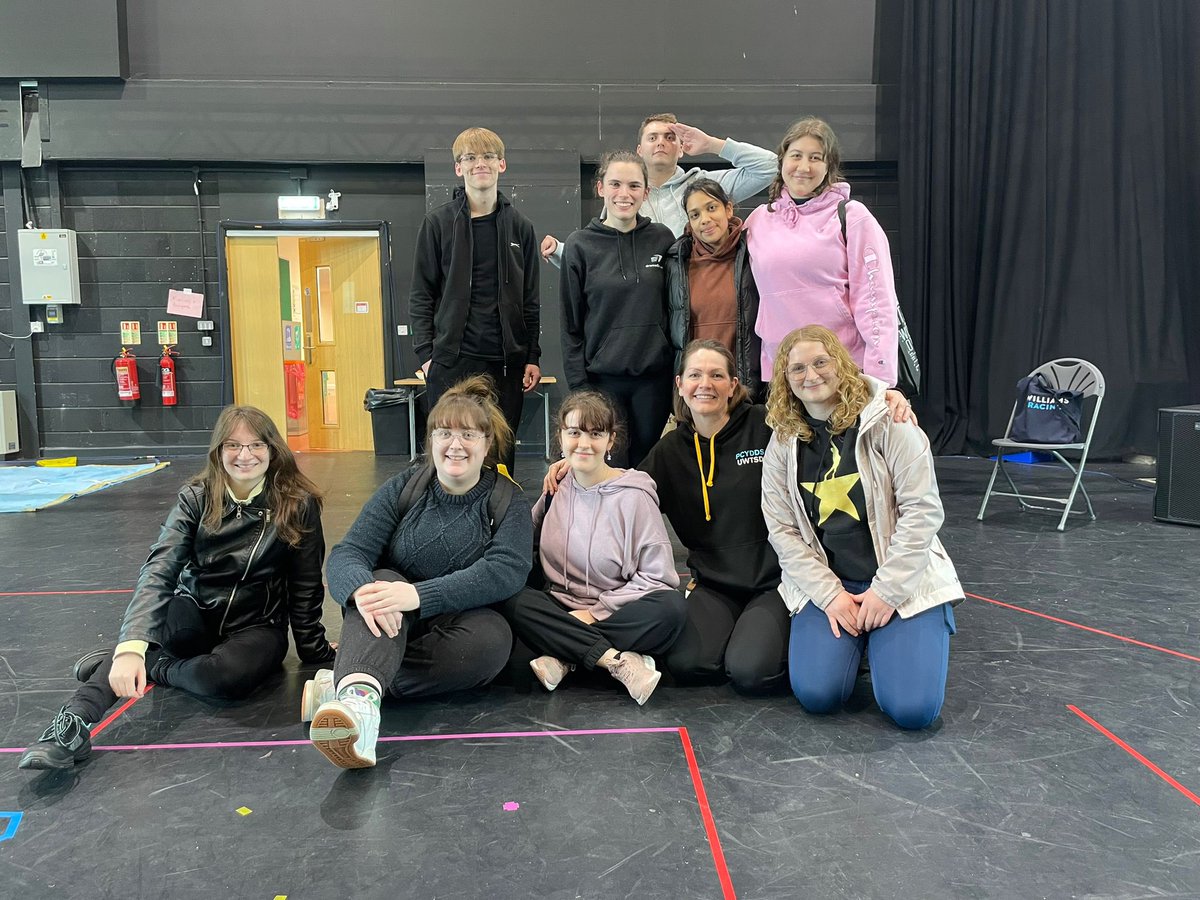 that’s the end of that! 
so grateful to have worked so closely with such a wonderful group of people these last 3 years. 
we certainly ended our university journey with a bang, what a wonderful time we had doing ‘The Admirable Crichton’