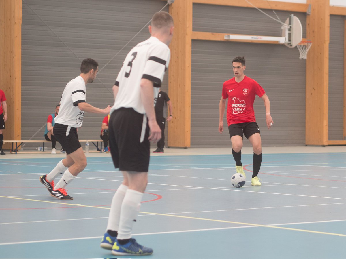 [𝗙𝗨𝗧𝗦𝗔𝗟]
Finale de la Coupe Départementale Seniors Hommes 2023-2024

Score à la mi-temps :
FC Bruz 1️⃣ - 2️⃣ US Fougères