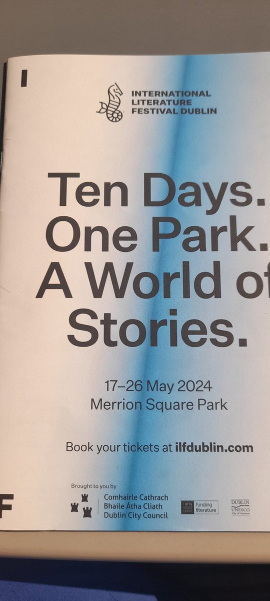 I've just spent a wonderful day at the @ILFDublin where I spotted the wonderful @PForde123 and @AlNolan and a group of really engaged children hunting Merrion Square Park for The Story Bird. 📙 🐦 Ca-caw! Lots of fab events until 26th May.