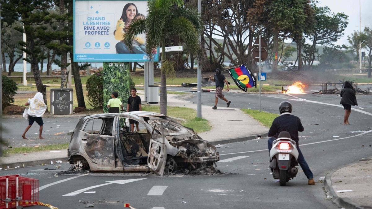 🇫🇷🇳🇨‼️🚨 France declared martial law in New Caledonia.

The French authorities ordered the military to take protection of all strategic objects of the island. All demonstrations and protest actions are prohibited. Entry of journalists to the island is limited.