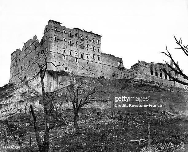 Bonsoir les gens.
'On peut mourir au front
Et faire toutes les guerres
Et beau défendre un si joli drapeau
Il en faut toujours plus pourtant y a un hommage à faire
A ceux tombés à Montécassino'
Le Bruit et l'Odeur, Zebda (1995).
#NOPLP #MonteCassino #19Mai1944