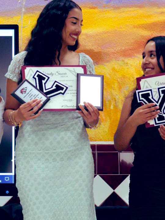 Ysleta_W_Soccer's tweet photo. Great turn out  @LadyIndiansXC @Ysleta_W_Soccer banquet 🎉@avalos2oofresh @YsletaHS @YsletaSports #TatankaStrong #BowUp #Braidedforlife  @enevarez99 https://t.co/iOgqu9Bq4K