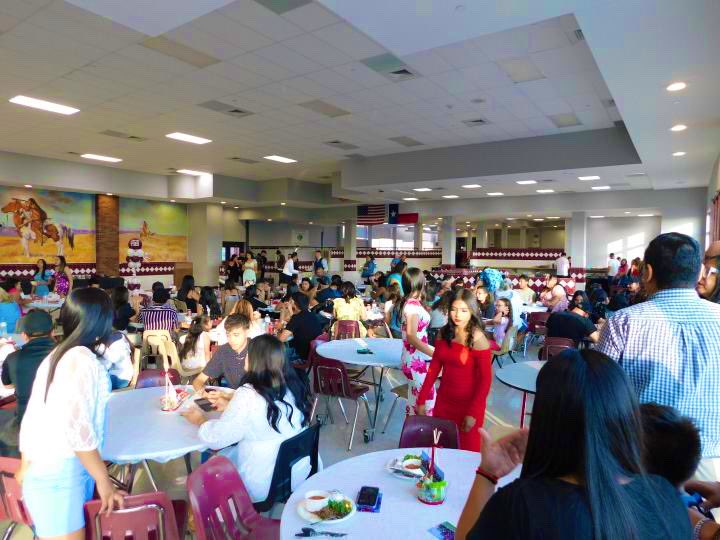 Ysleta_W_Soccer's tweet photo. Great turn out  @LadyIndiansXC @Ysleta_W_Soccer banquet 🎉@avalos2oofresh @YsletaHS @YsletaSports #TatankaStrong #BowUp #Braidedforlife  @enevarez99 https://t.co/iOgqu9Bq4K
