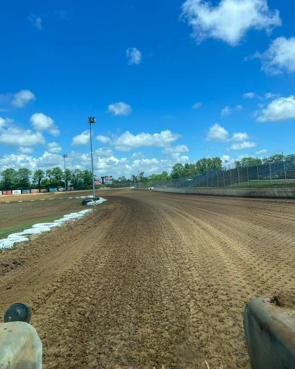 It’s #raceday! And it’s a beautiful day for racing here at Florence Speedway! We’ve got a sprint car double header tonight with FAST Winged 410 and BOSS Non-Wing 410 sprints on tap tonight. Plus, we have full programs for our sport mod and hornet divisions
