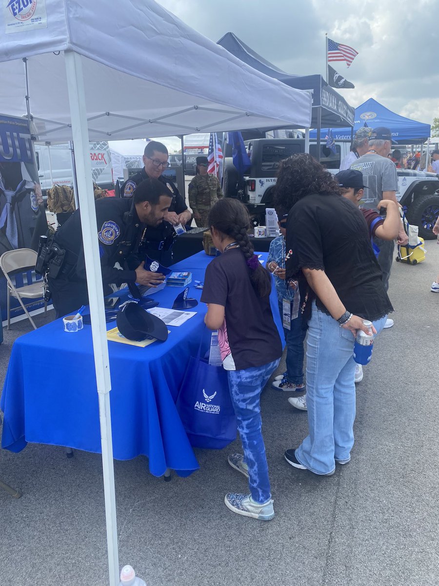 JoinIMPD's tweet image. 🌟The IMPD Recruiting Unit will be at the Indianapolis Motor Speedway all weekend! Come speak with us about a career with IMPD!

Apply for the 32nd Recruit Class at joinIMPD.indy.gov 🚨🚔