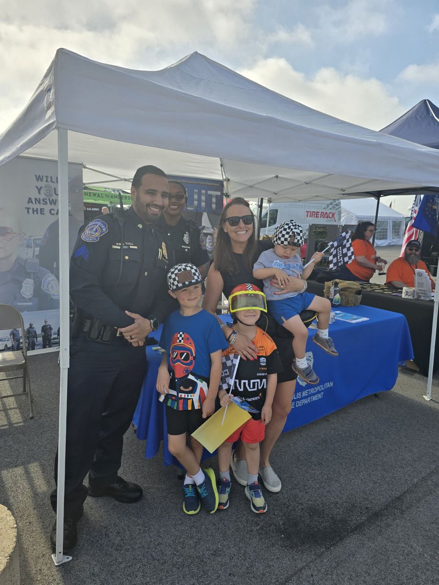 JoinIMPD's tweet image. 🌟The IMPD Recruiting Unit will be at the Indianapolis Motor Speedway all weekend! Come speak with us about a career with IMPD!

Apply for the 32nd Recruit Class at joinIMPD.indy.gov 🚨🚔