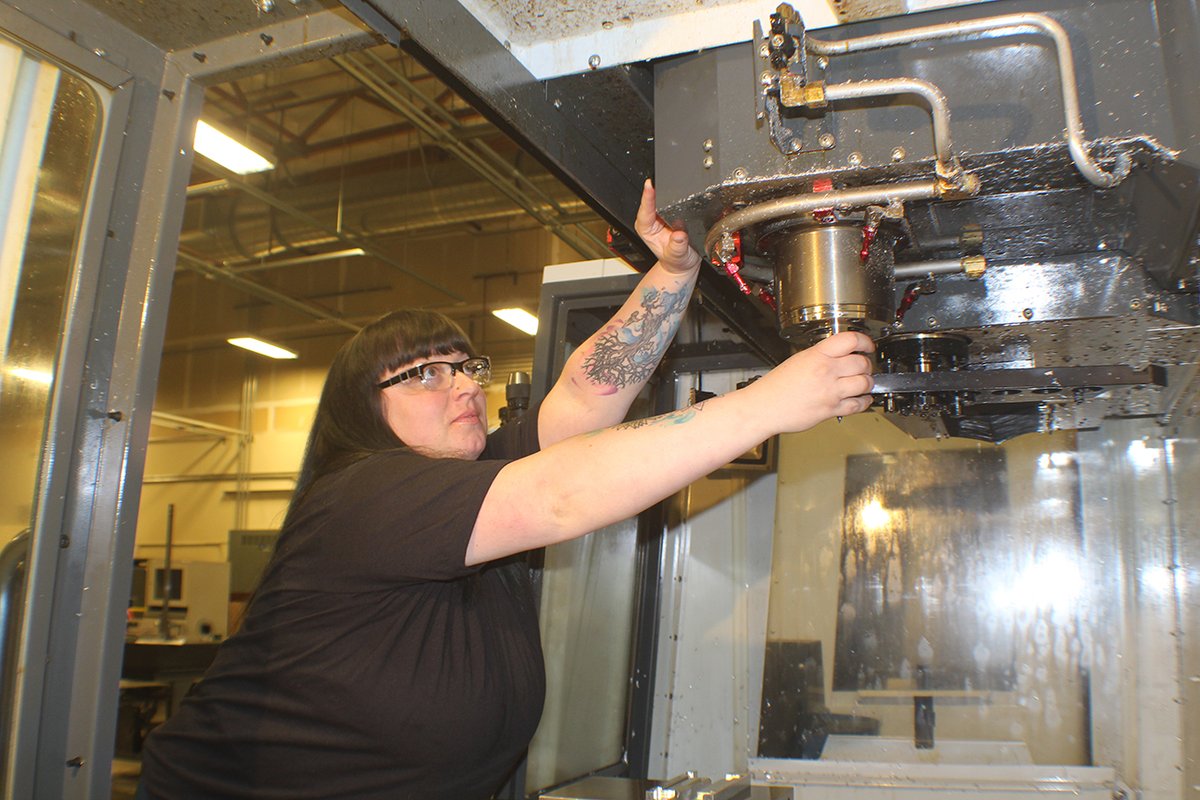 A team of Everett Community College students will compete in the Clash of Trades machining reality series, hoping to take home the national title and a $100,000 prize.