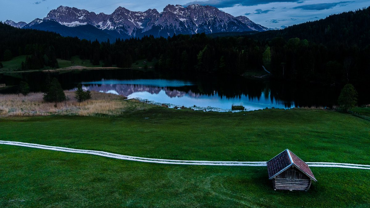A true #Alpine #Lake,  reflecting the #Alps in the background #Germany #mountains #drone #surreal #Autelrobotics #weather @natwxdesk @AutelRobotics @kslweather @accuweather @KUTV2News @weatherchannel @fox13 @weathercaster @abc4utah @AlanaBrophyWX @DroneHour