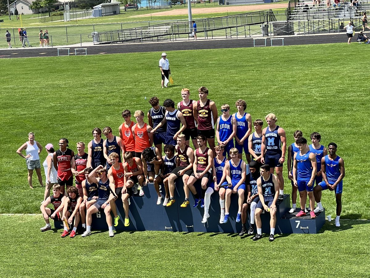 Congratulations to the boys 4x100 (Tyler Falk, Montay Coleman, Isaiah Diaz, Jason St. Claire) on placing 7th in the District meet today.