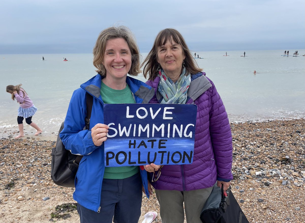 Great turnout in #Goring for the early morning @sascampaigns  #SASpaddleout.
We are all sickofsewage 🤢💩
Time to #endsewagepolution and bring our water back into public ownership @BeccyCooper4Lab