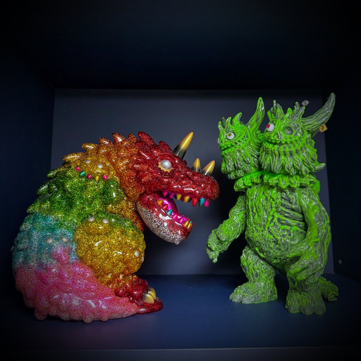 Songorr2's tweet photo. 🔥☠️ RangeasDouble & Vincent 🦖⚡️
#大久保博人 #INSTINCTOY #本田篤志 #t9g_limited #TakujiHonda #インスティンクトイ #dinosaur #kaiju #ソフビ #rangeasdouble #rangeas #t9g #dragon #xt9g #designtoys #popmart #songorrstyle @xT9Gx @INSTINCTOY @POPMARTGlobal https://t.co/667s9V2g36