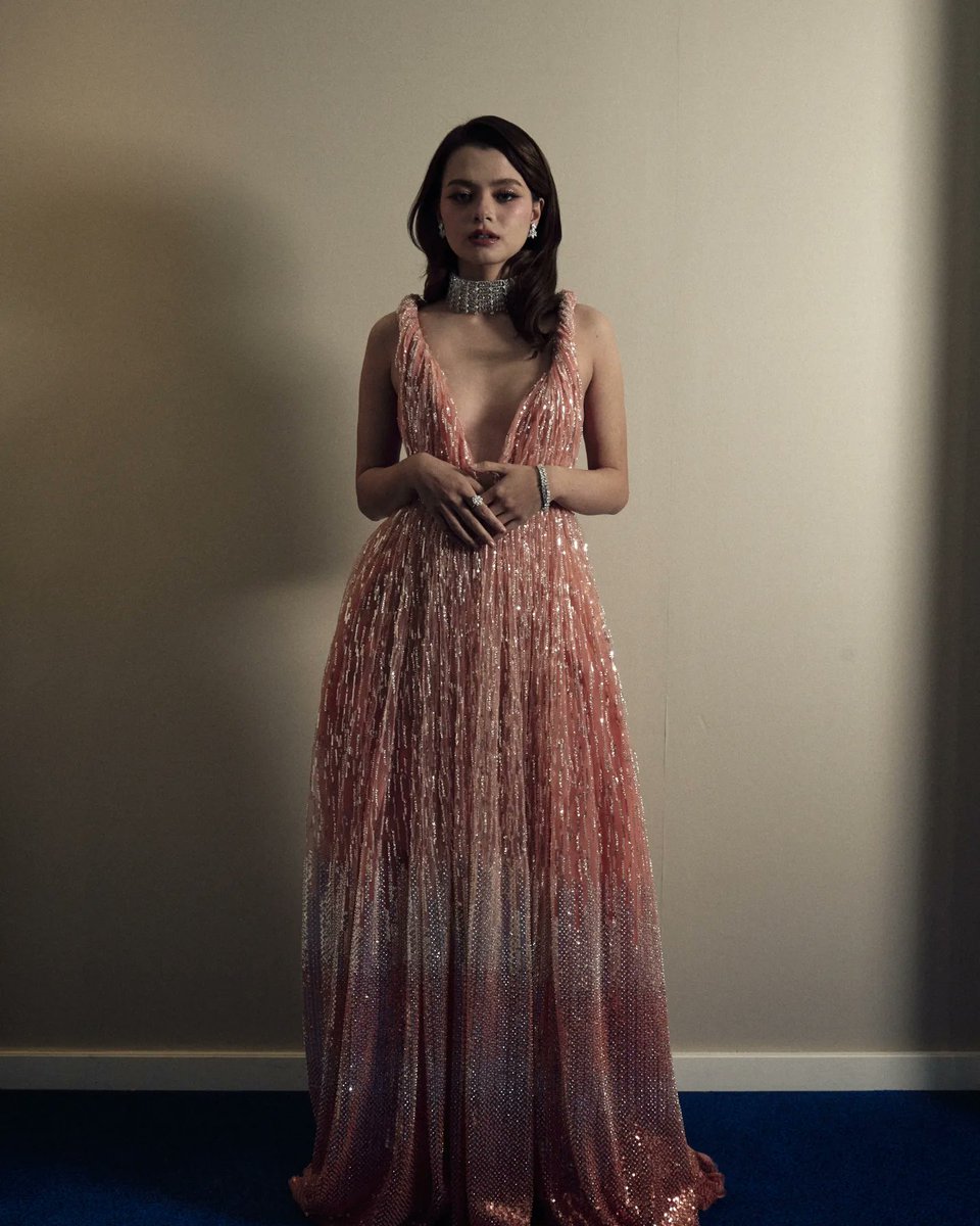 VogueThailand's tweet photo. เปิดลุคแรกของ 'เบคกี้-รีเบคก้า' นักแสดงสาวชาวไทย ที่มีโอกาสได้ลัดฟ้าไปร่วมเดินพรมแดงในช่วงเทศกาลภาพยนตร์นานาชาติเมืองคานส์ ครั้งที่ 77 ประจำปี 2024 ส่งตรงจากประเทศฝรั่งเศส พร้อมกับกลิ่นอายเฟมินีนเต็มขั้น #cannesfilmfestival #CannesFilmFestival2024 #cannes2024 #beckysangels https://t.co/OxAkqfv84L