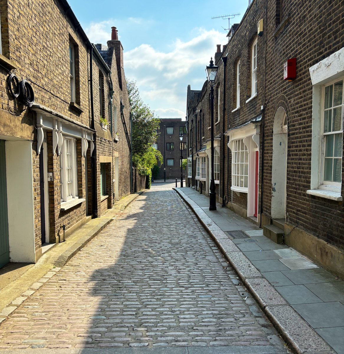 Little Green Street, a reminder of Victorian London. #kentishtown