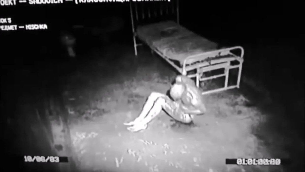 NJwasuploaded's tweet image. ถ้าพูดถึงเรื่องการทดลองแปลกๆ ในหัวของหลายคนอาจนึกถึง การทดลองการนอนหลับของรัสเซีย (The Russian Experiment) ในปี 1947 ใช่ไหม? การทดลองนี้เกินคำว่าแปลกไปมาก จนเข้าขั้นเรียกว่าบ้าและสยองสุดๆ แต่จริงๆแล้ว เป็นแค่เรื่องแต่งเอาใจคอสยองขวัญ? สรุปการนอนทำให้คนเป็นบ้าจริงไหม? #วาทะคู่ขนาน