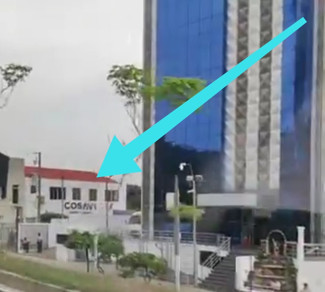 QuitoArmado's tweet photo. Cuando sos Vecino de los Corruptos ladrones , pero no decís nada porque son tus conocidos. 

😬😬😬😬😬😬😬😬😬😬😬😬 https://t.co/fu4NMJUndu